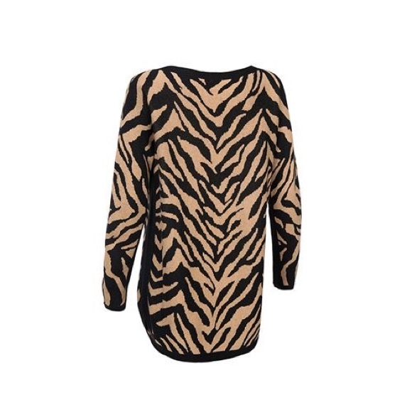 Cabi Dani Pullover Size M NWT - Picture 6 of 8